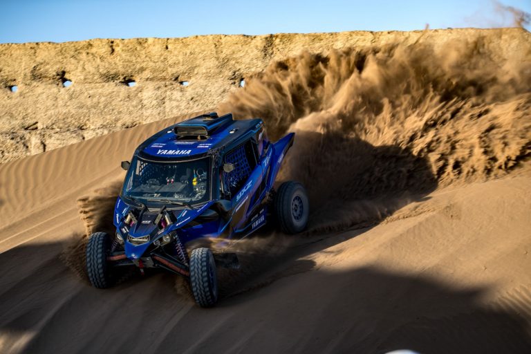 Dakar 2023 – Yamaha si butta sulle quattro ruote