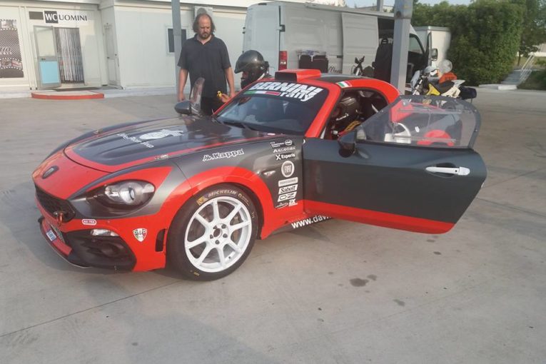 Il giovane Christopher Lucchesi nel CIR con l’Abarth 124