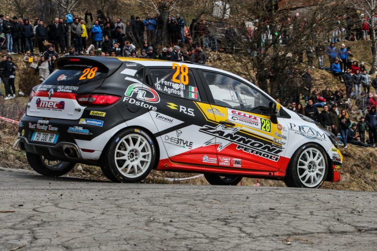MOTORI CALDI PER IL SECONDO APPUNTAMENTO STAGIONALE DEI TROFEI CLIO R3 E TWINGO R1 TOP AL 65° RALLYE SANREMO