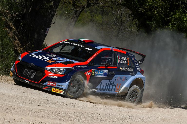 PROFUMO IRIDATO PER IL CAMPIONATO ITALIANO RALLY TERRA