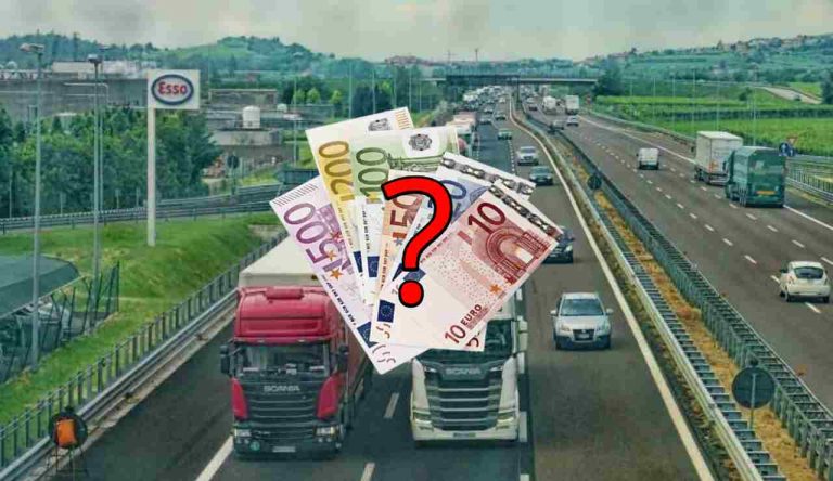 Autostrada e soldi (Pixabay foto) - www.rally.it