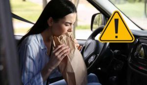 Donna e nausea (Depositphotos foto) - www.rally.it