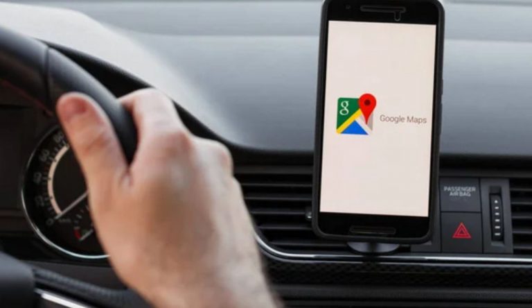 Google Maps in auto (Depositphotos foto) - www.rally.it