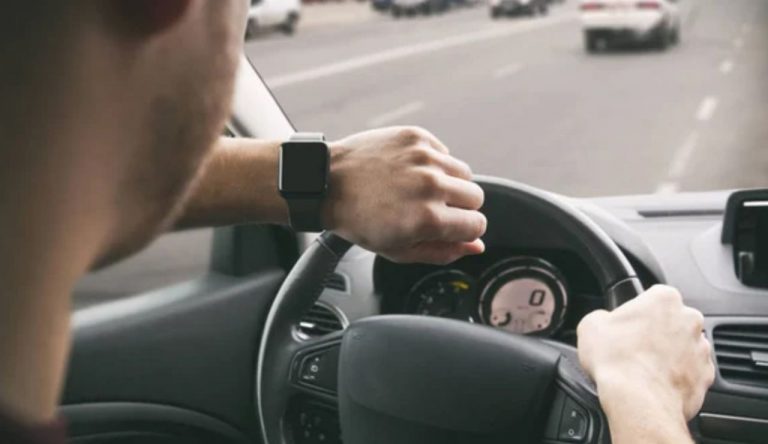 Orologio in auto (Depositphotos foto) - www.rally.it