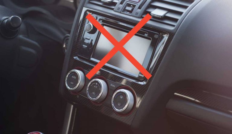 Radio in auto (Pixabay foto) - www.rally.it