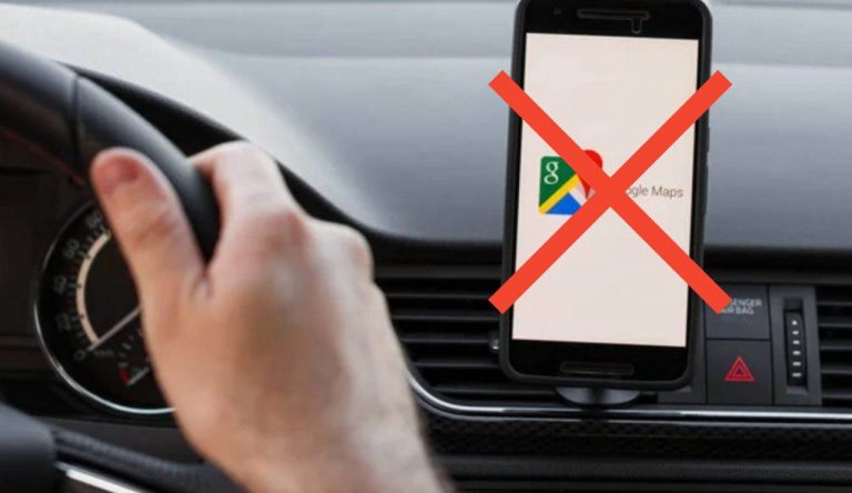 Google Maps in auto addio (Depositphotos foto) - www.rally.it