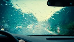 Pioggia e guida (Depositphotos foto) - www.rally.it