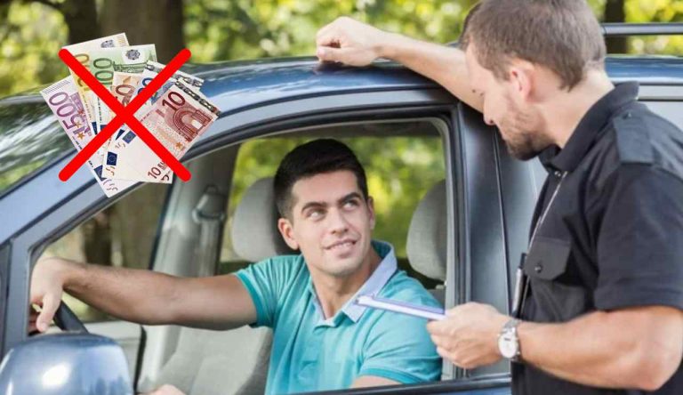 Uomo felice al posto di blocco (Depositphotos foto) - www.rally.it