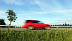 Auto sopra limite di velocità