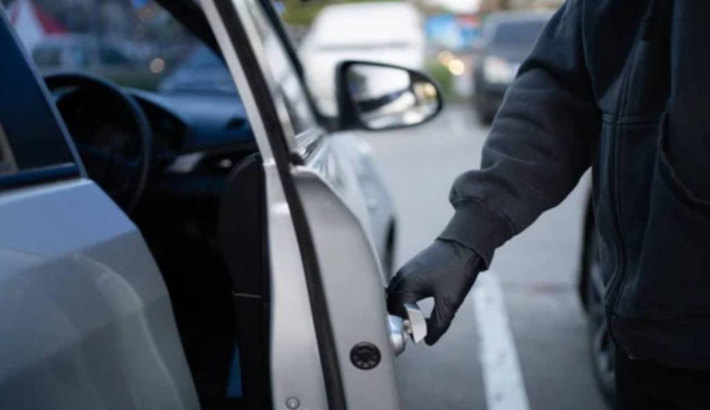 Furto d'auto (Depositphotos foto) - www.rally.it