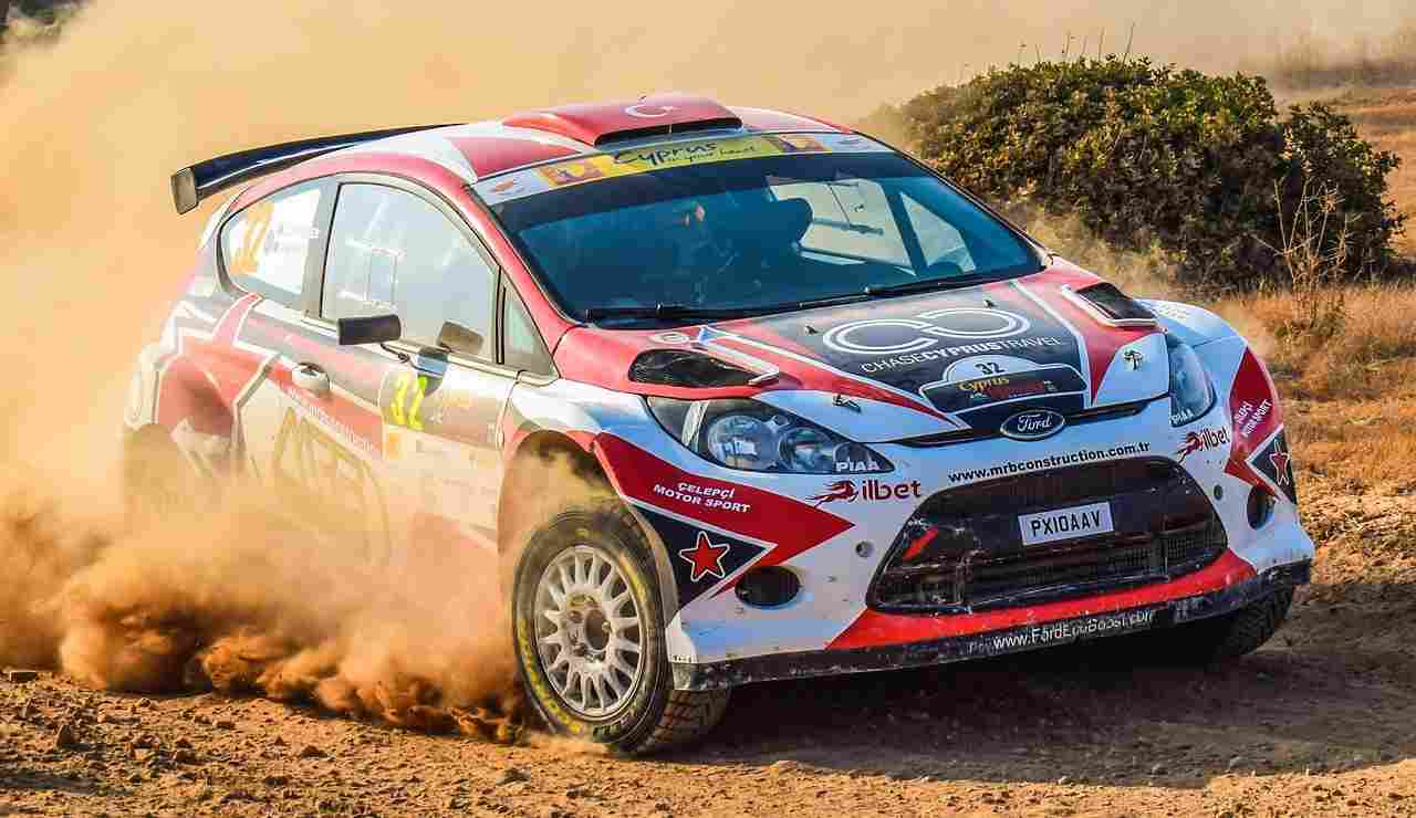 Rally, torna l’icona italiana: mancava da più di 30 anni | Lacrime tra i tifosi, è un momento storico per il motorsport