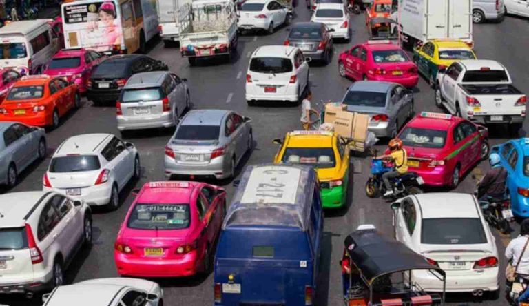 Un'intera via congestionata