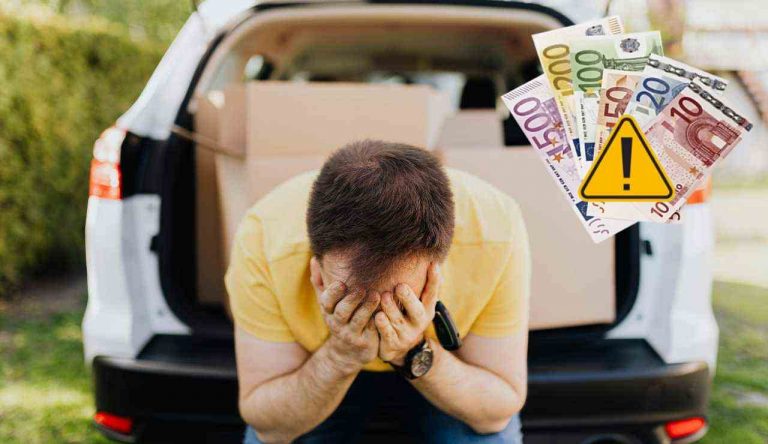 Uomo disperato e spese (Pexels foto) - www.rally.it